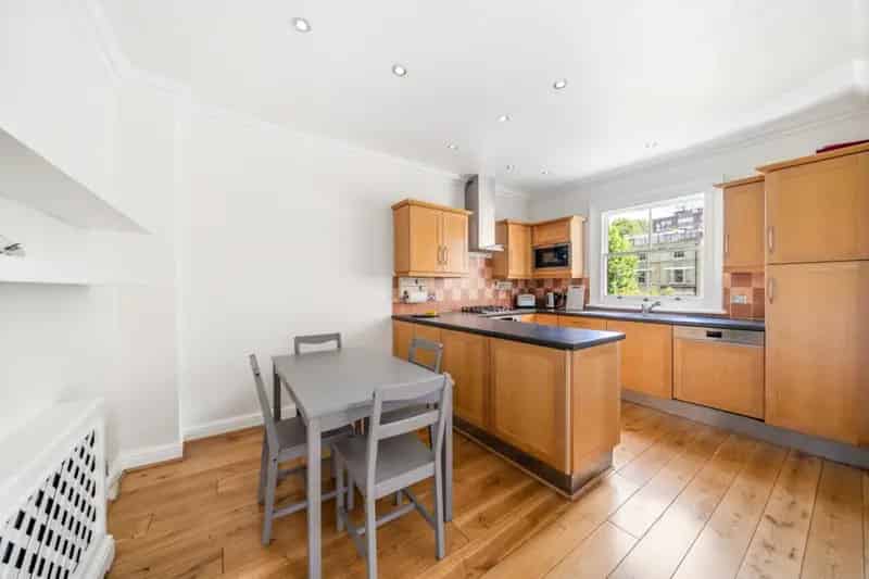 3 Bedroom Flat for Sale in Chelsea SW3