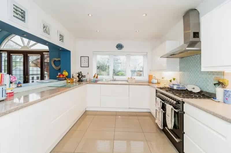 Four Bedroom Detached Home with Games Room and Hot Tub