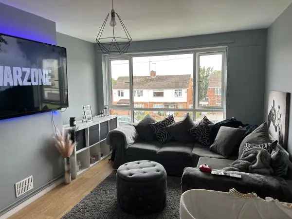 Flat For Rent in Reading, England