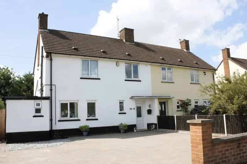 3 Bedroom Semi Detached House to Rent