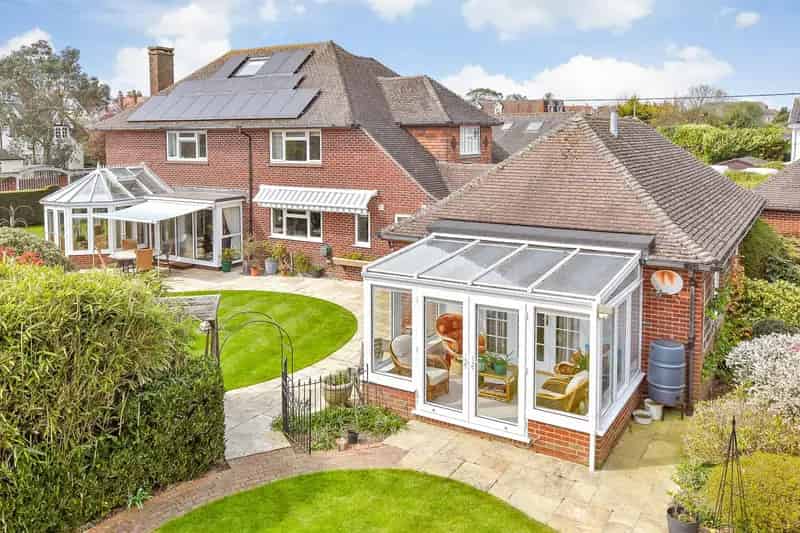 5 Bedroom Detached House with Annex and Pool