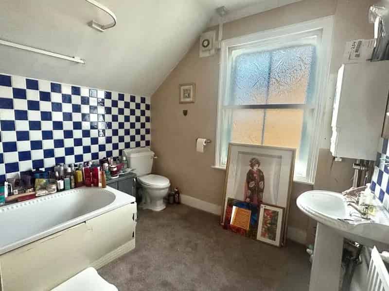 2 Bedroom Mid Terrace House Folkestone
