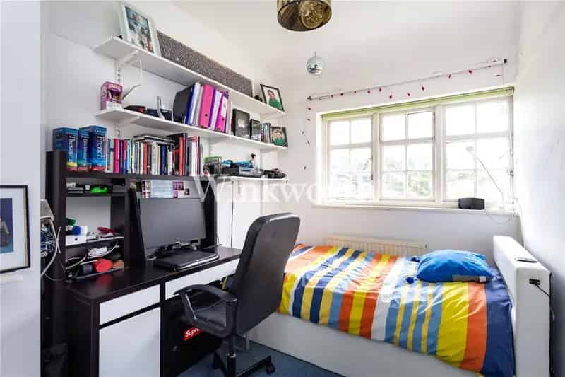 2 Bedroom House Hampstead Garden Suburb