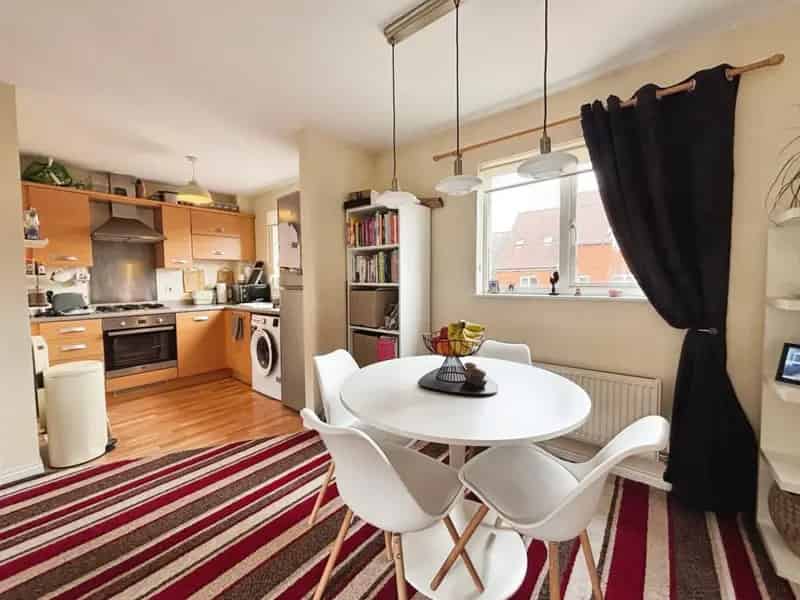 2 Bedroom Coach House For Sale in Repton Park Ashford