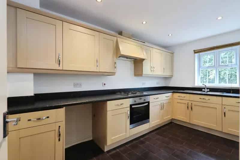 3 Bedroom Townhouse For Sale