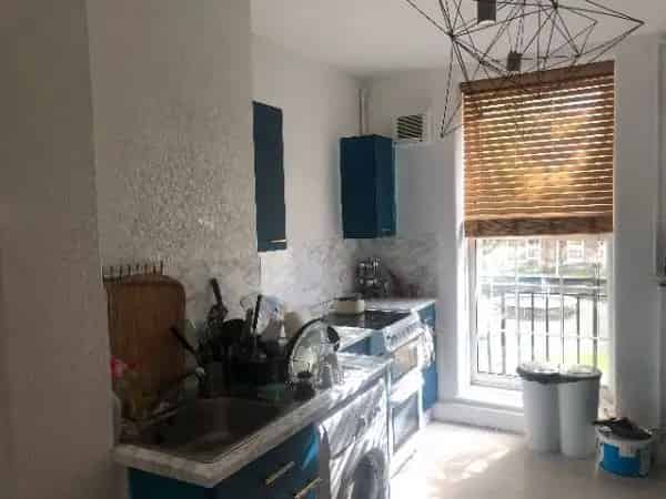 Spacious 1-Bedroom Flat Near River with Great Transport Links