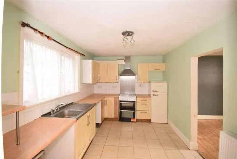 3 Bed House for Sale Spacious Family Home Enclosed Garden