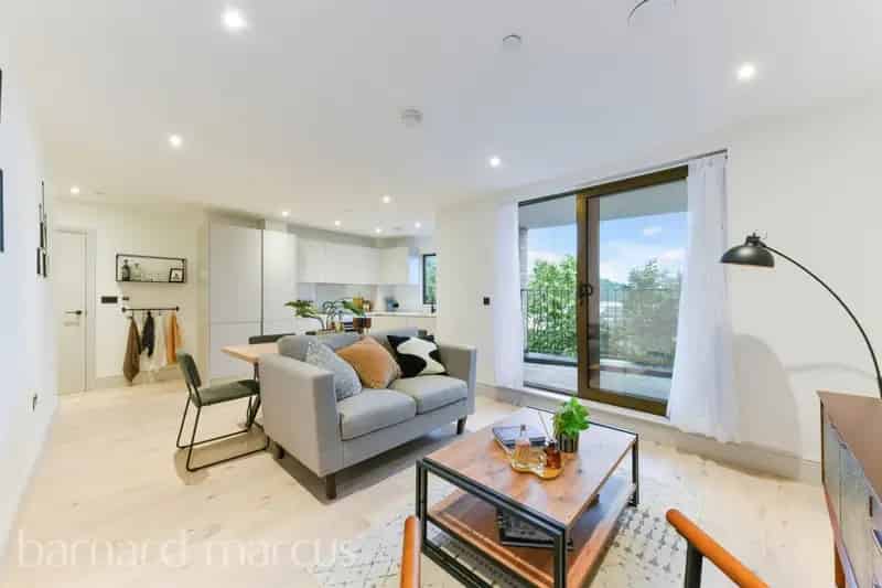 House For Sale , Long Wall, London, England