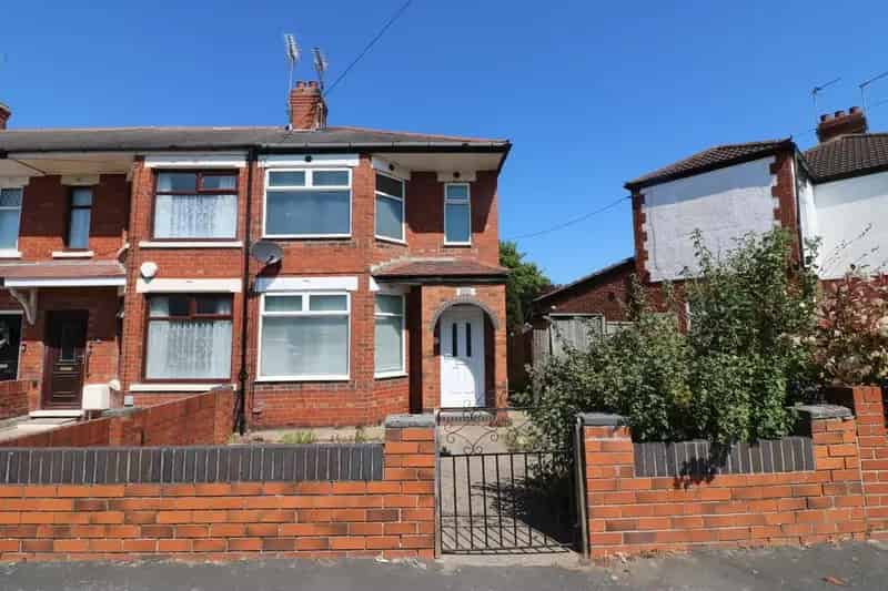 2 bedroom end of terrace house to rent