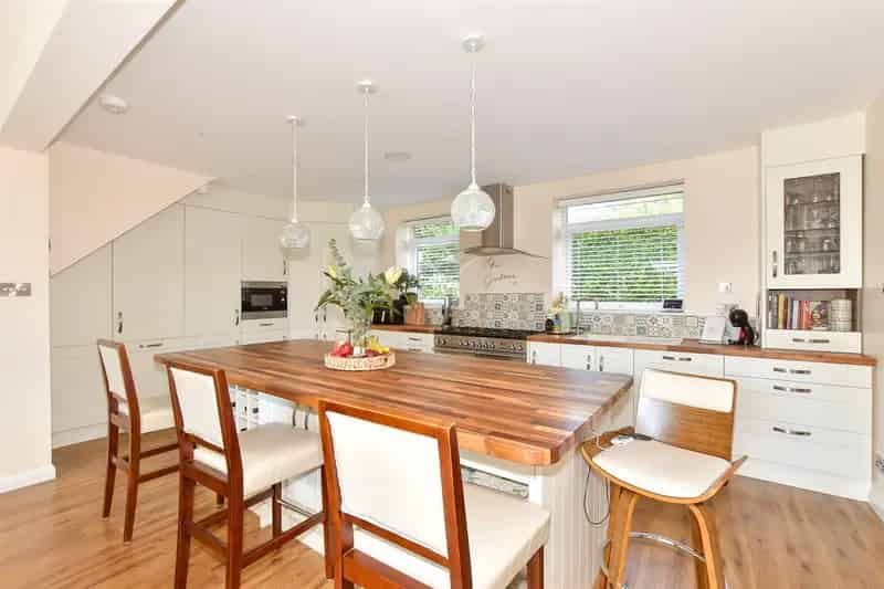 4 Bedroom Detached House for Sale in Minnis Bay