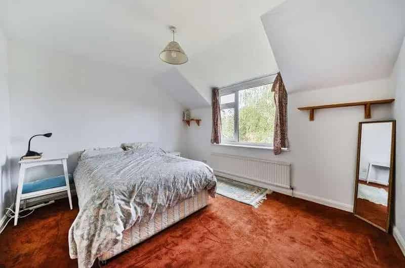 4 bed house for sale