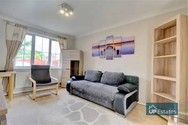 2 Bedroom End of Terrace House to Rent