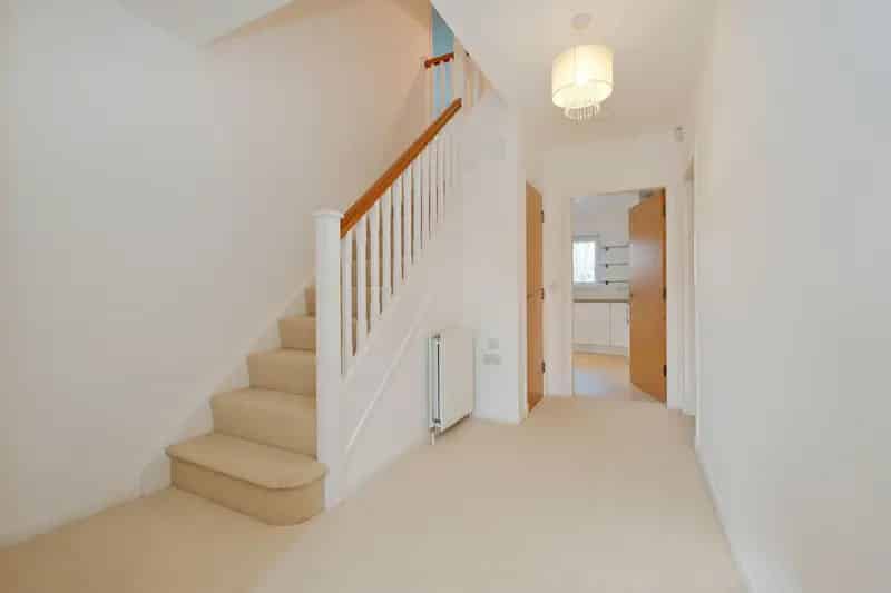 4 Bedroom Semi Detached Home with Summer House and Garage