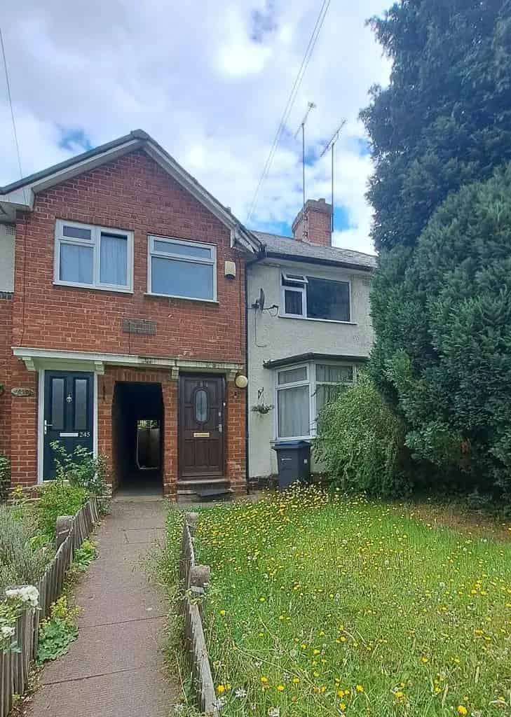 3 Bedroom Mid Terraced House for Sale