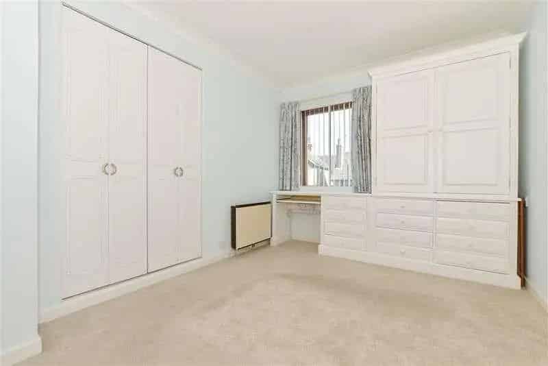 2 Bed Retirement Flat near Sea Highstreet
