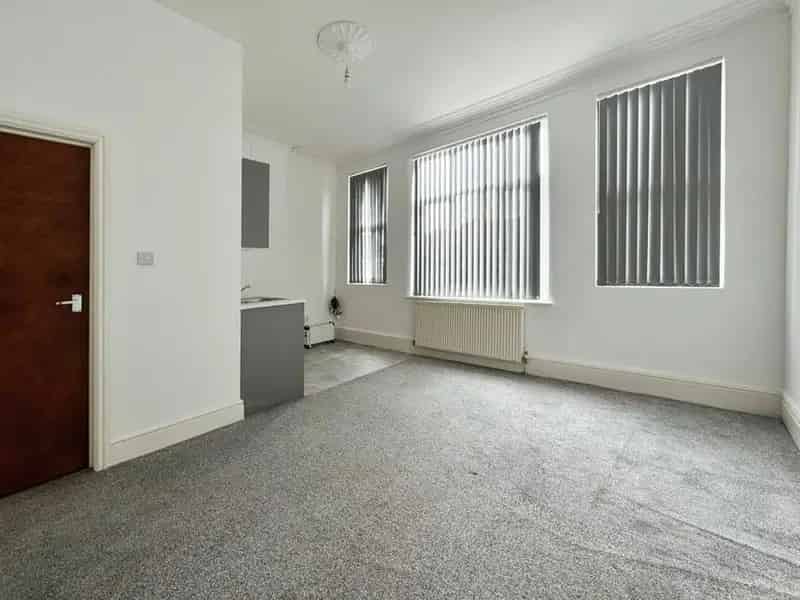 5 Bedroom Detached Flat Investment Worksop 15 Yield
