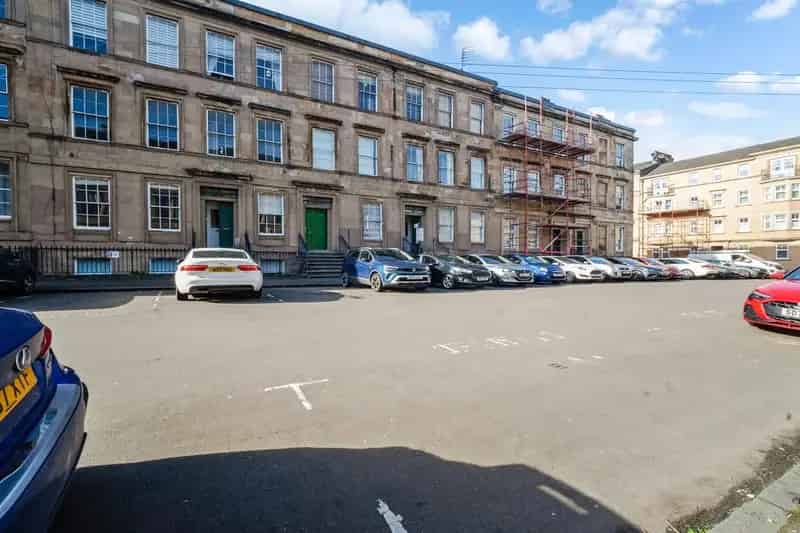 3 Bedroom Apartment for Sale in Glasgow's West End