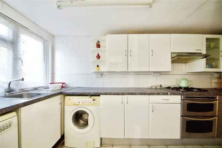 4 Bedroom Terraced House Tottenham - Needs Modernisation
