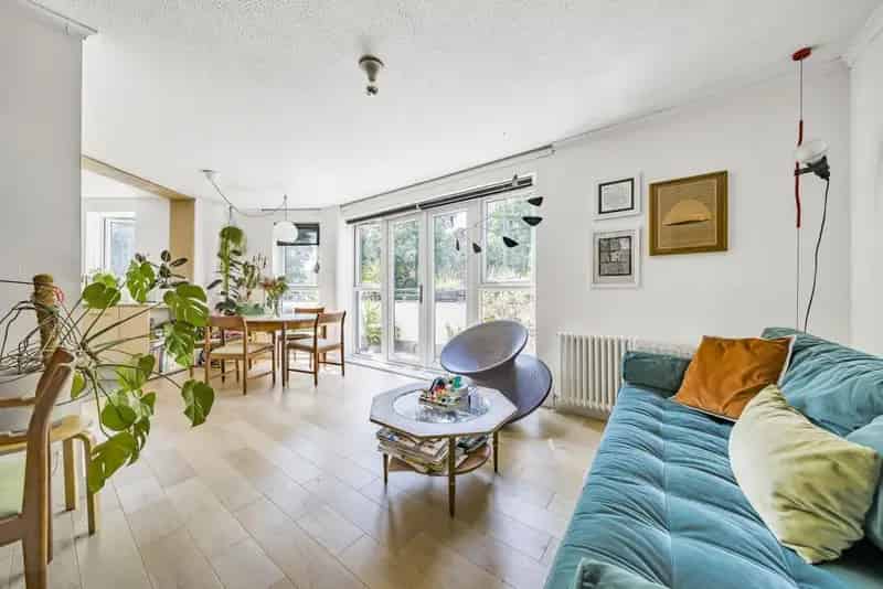 Flat For Sale , London, England