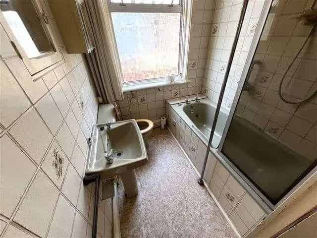 3 Bed House for Sale - Ideal Investment Opportunity