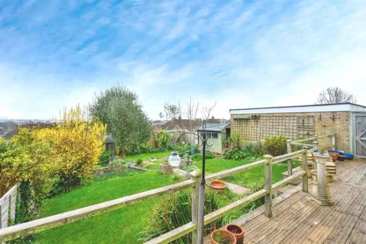 2 Bed House with Garden Summer House and Shed