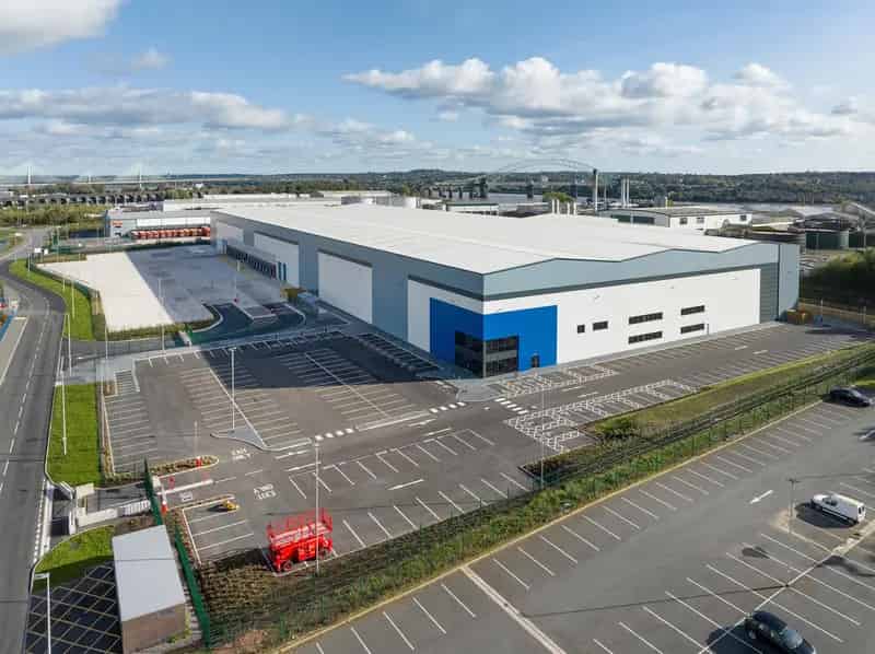196434 sq ft Warehouse with 5000 sq ft Office Freeport Status