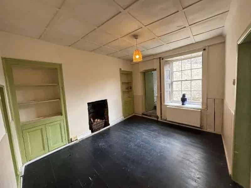 3 Bed House For Sale Needs Modernisation