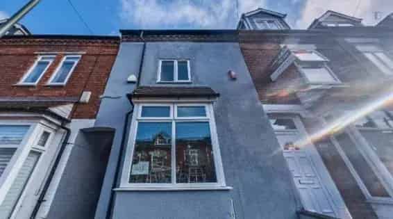 6 Bedroom House Birmingham 72m2 Modern Design Near Train Station University
