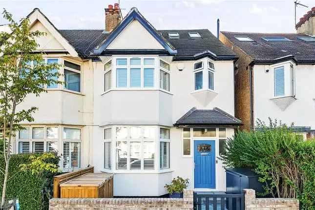 4 Bedroom Semi-Detached House For Sale in London N2