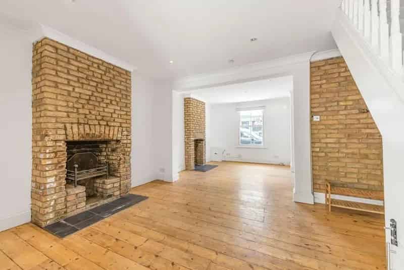 Groton Road Residential Property Near Earlsfield Station