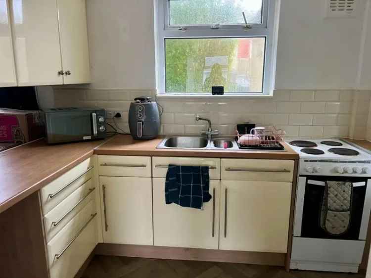 3 Bed Semi Detached House To Let Pencoed