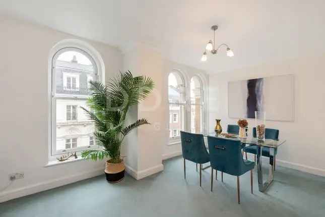 Two Bedroom Duplex Apartment Covent Garden London