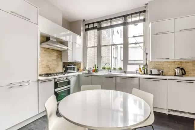 Four Bedroom Maisonette for Sale in Bloomsbury London