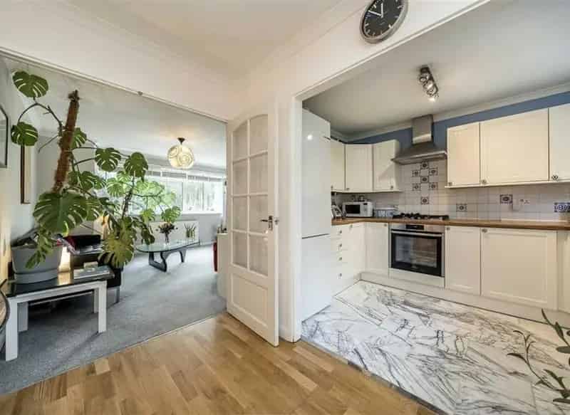 2-Bed Maisonette Lee Large Garden Extension Potential