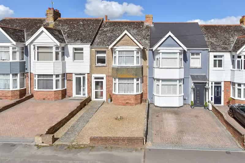 3 Bedroom Terraced House for Sale in Cheriton