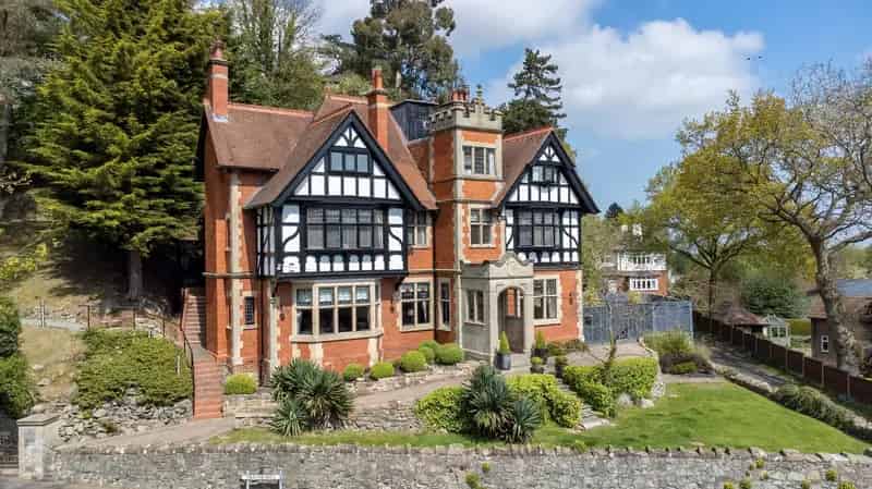 Luxury 4-Apartment House in Church Stretton Ideal for Holiday Lets Investment or Family Living