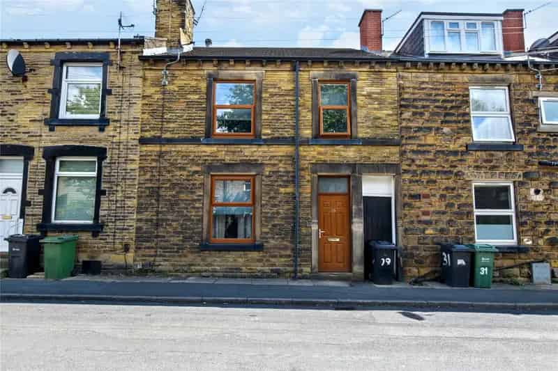 Four Bedroom Period Terrace Near Morley Town Centre