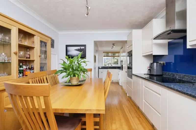 Four Bedroom Detached House in Hailsham