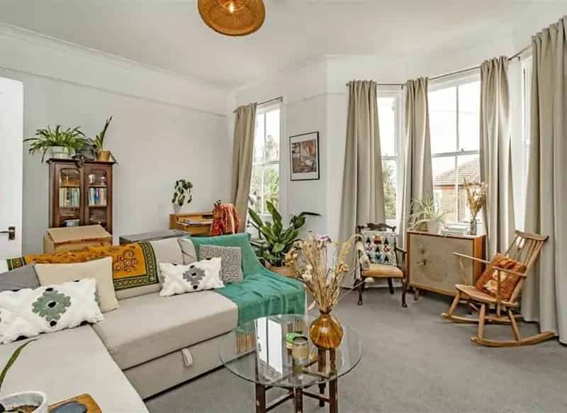 Three Double Bedroom Split Level Conversion Available For Sharers