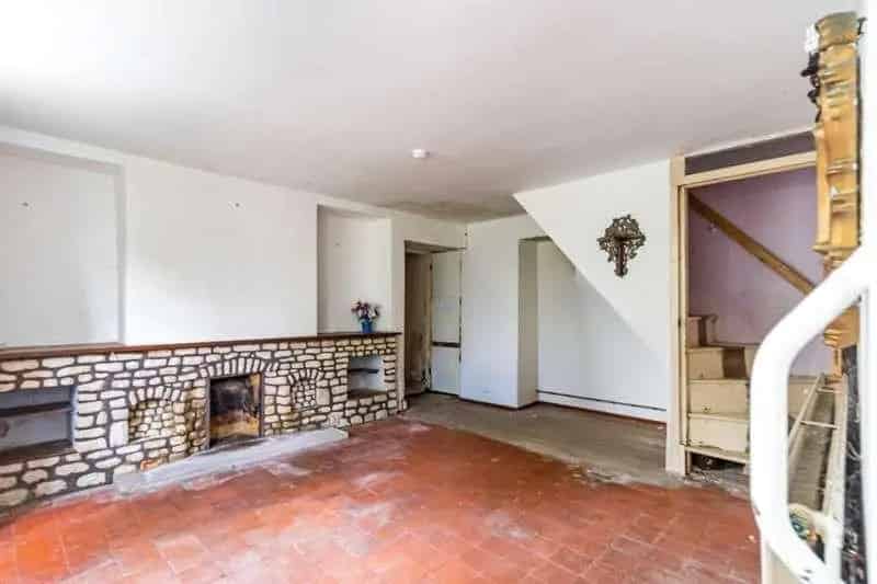 5 Bed Period House For Renovation - Large Garden & Garage