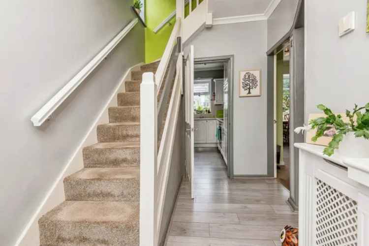 Three Bedroom Semi Detached House LS7
