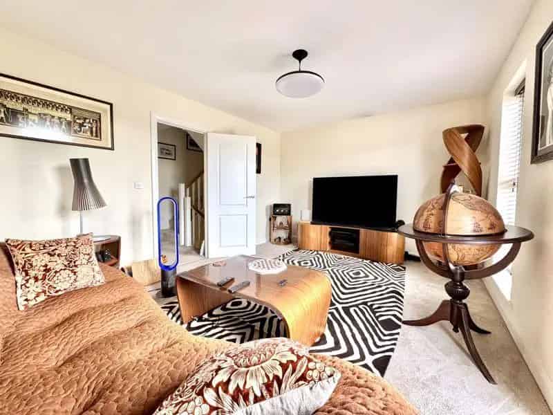 4 Bedroom Detached House for Sale Canal Views