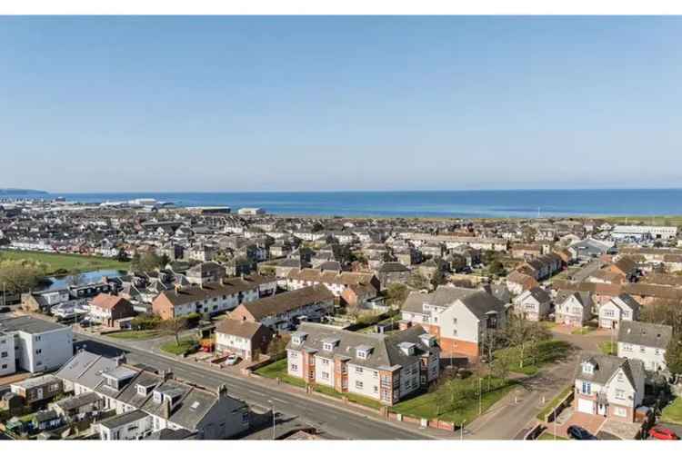 3 Bed Duplex Flat with Private Entrance and Parking