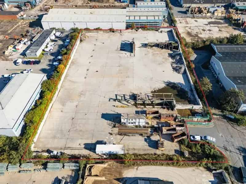Grade 1 Secure Open Storage Site with Office Space