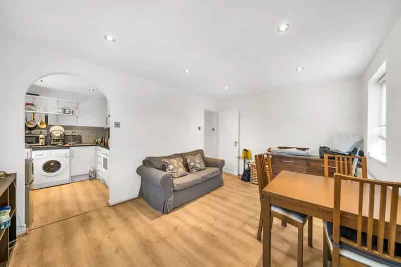 1 bedroom Flat
 To Rent