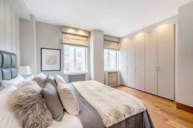 Flat for sale in Park Street, Mayfair, London W1K