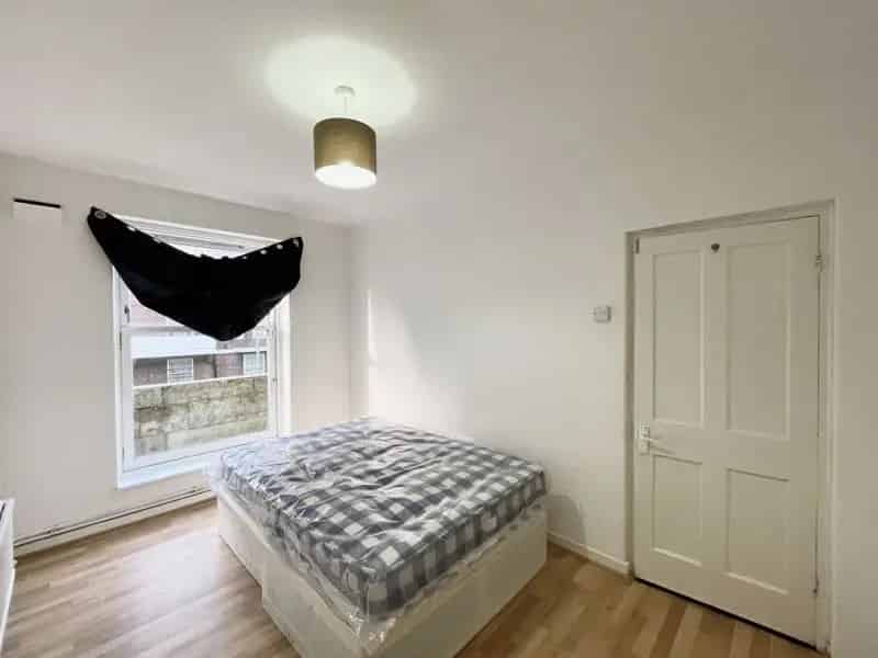 2 Bedroom Flat to Rent in London