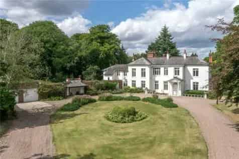 7 Bedroom Mansion with 3.61 Acres of Gardens - Renovation Project