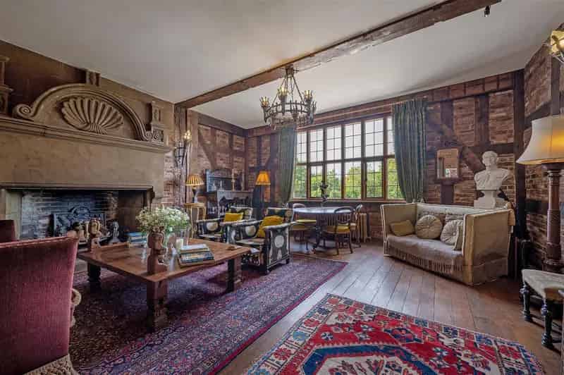 6 Bedroom Period Home with 2.5 Acres Worcestershire