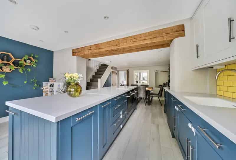 2 Bedroom Cottage for Sale in Winterbourne